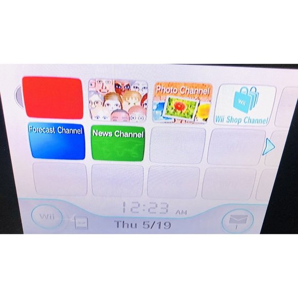 Nintendo Wii Bundle- 6 Games • Controller • Cables & Sensor ( Tested & Cleaned ) - Picture 3 of 10